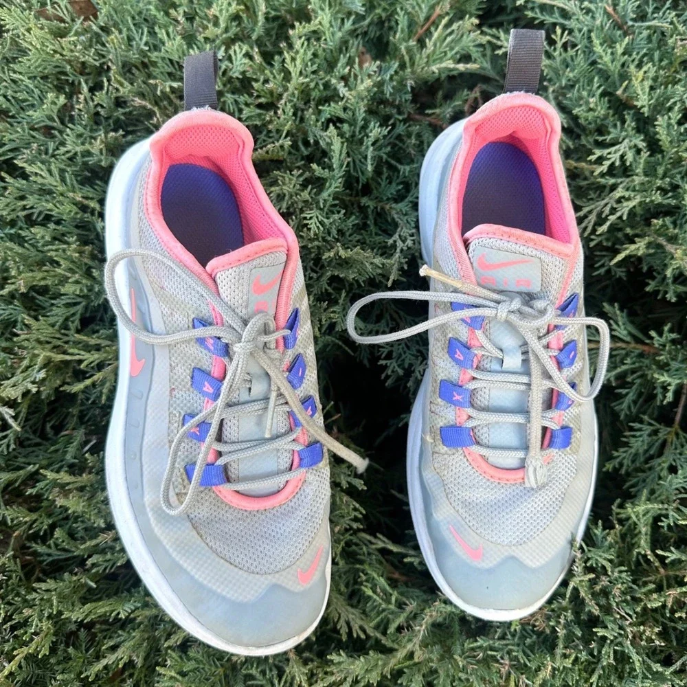 Nike Air Max Axis Little Girl Sneakers Size‎ 2.5Y Gray